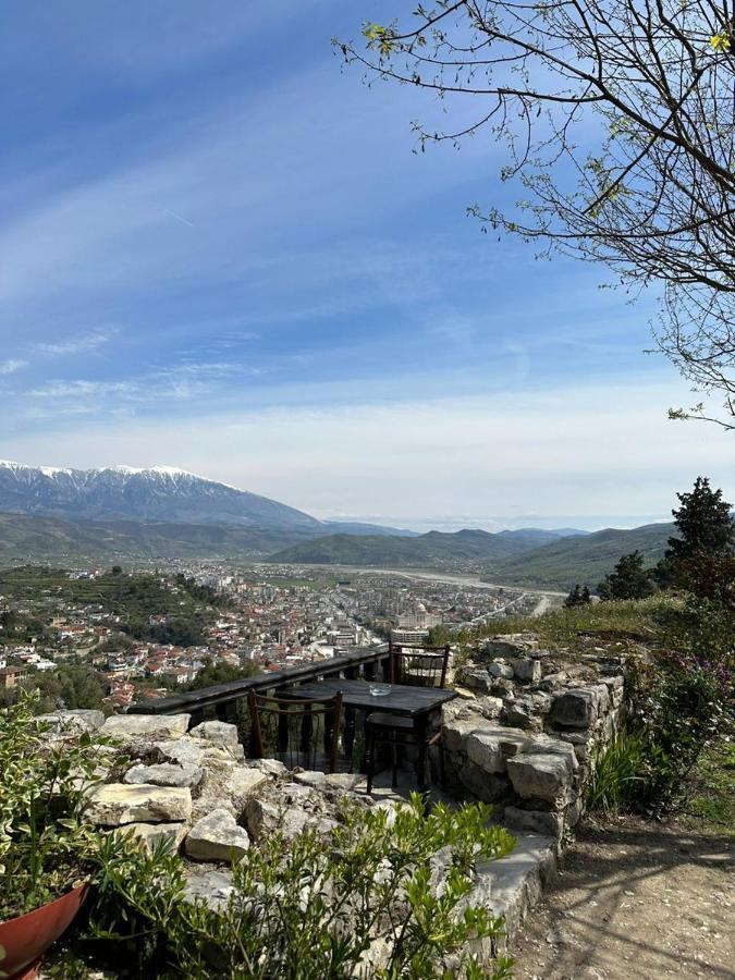 Guest House Iljesa Berat Luaran gambar