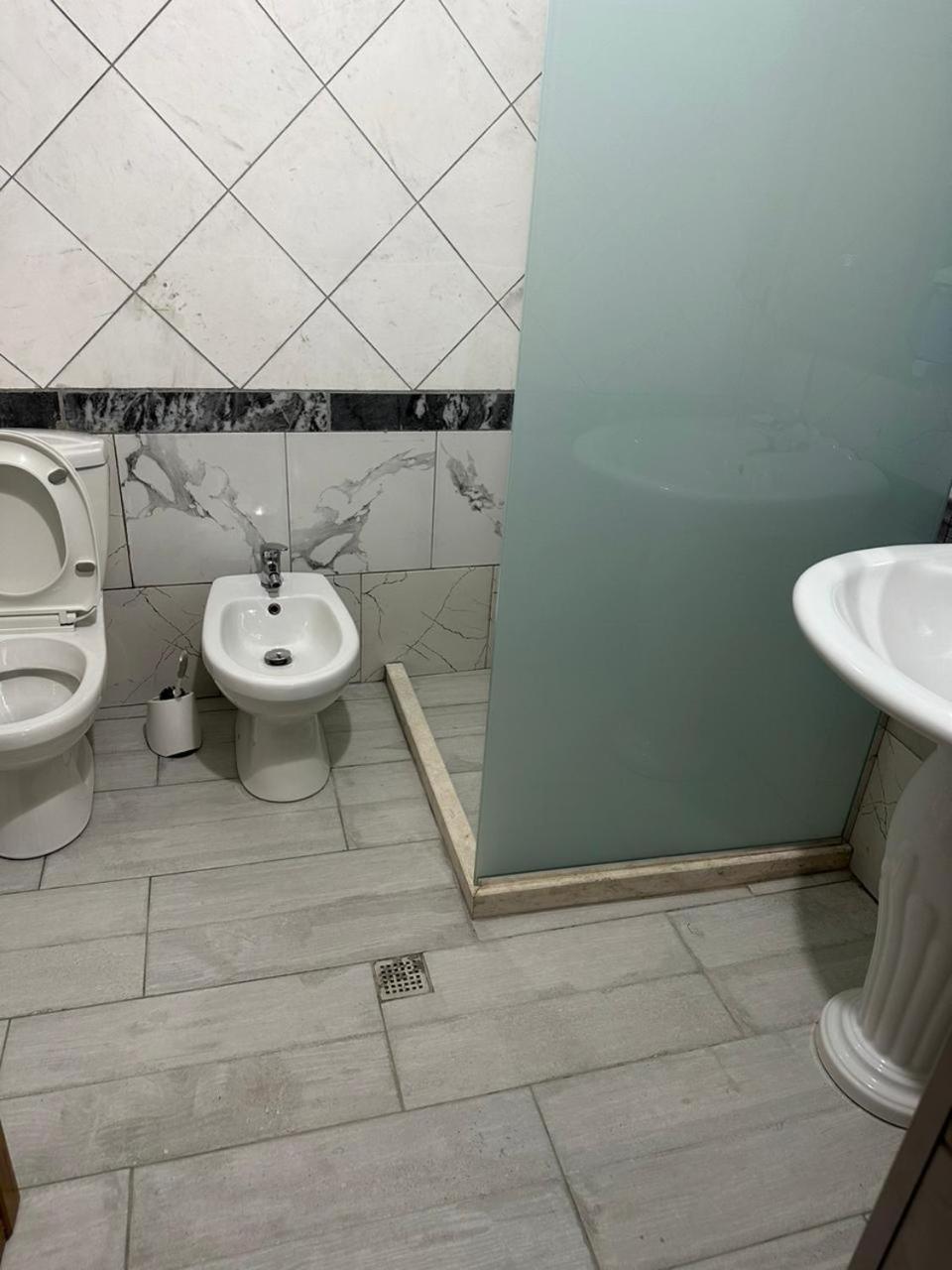 Guest House Iljesa Berat Bilik gambar