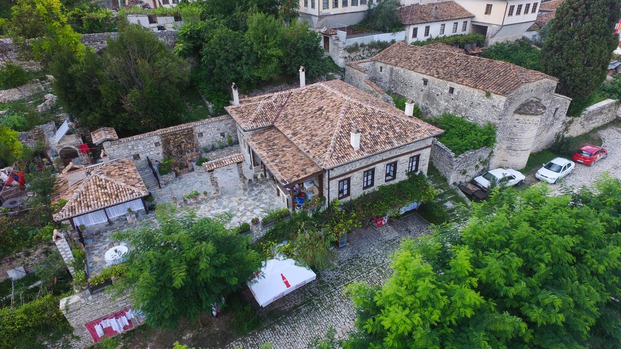 Guest House Iljesa Berat Luaran gambar