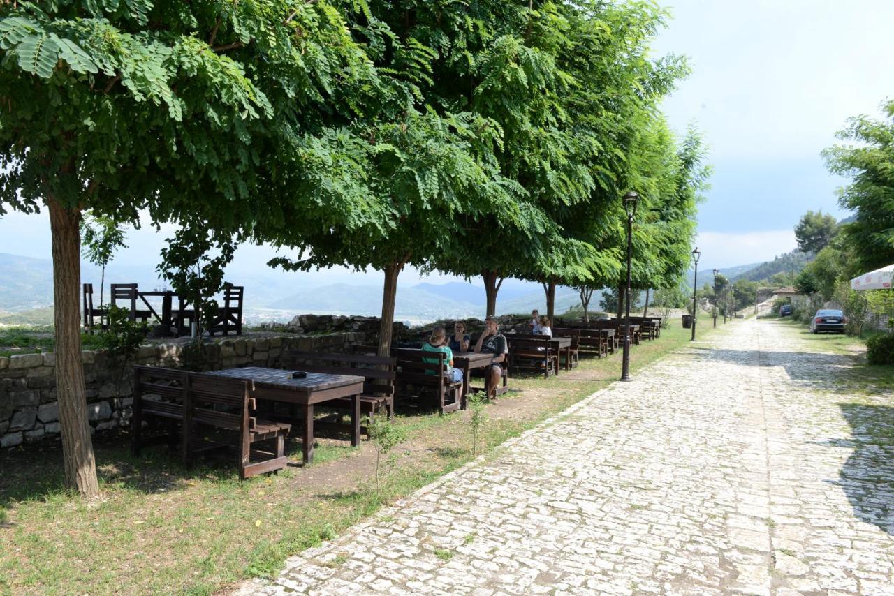 Guest House Iljesa Berat Luaran gambar