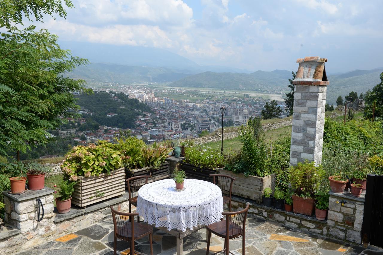 Guest House Iljesa Berat Luaran gambar
