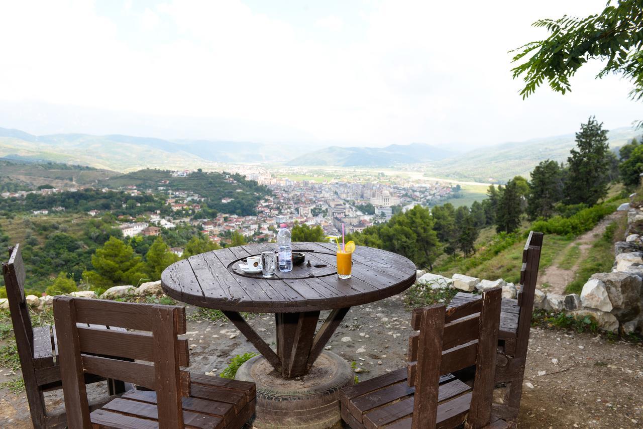 Guest House Iljesa Berat Luaran gambar