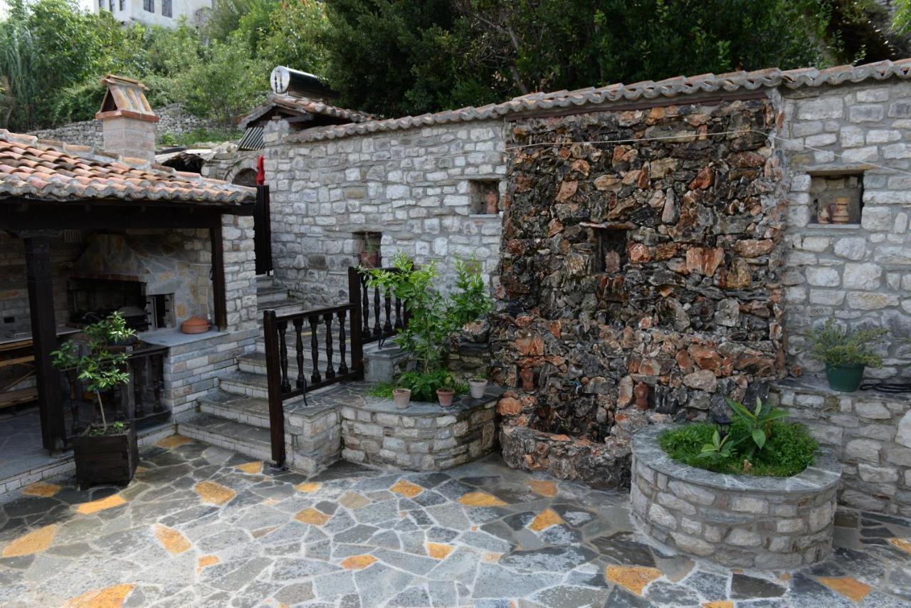 Guest House Iljesa Berat Luaran gambar