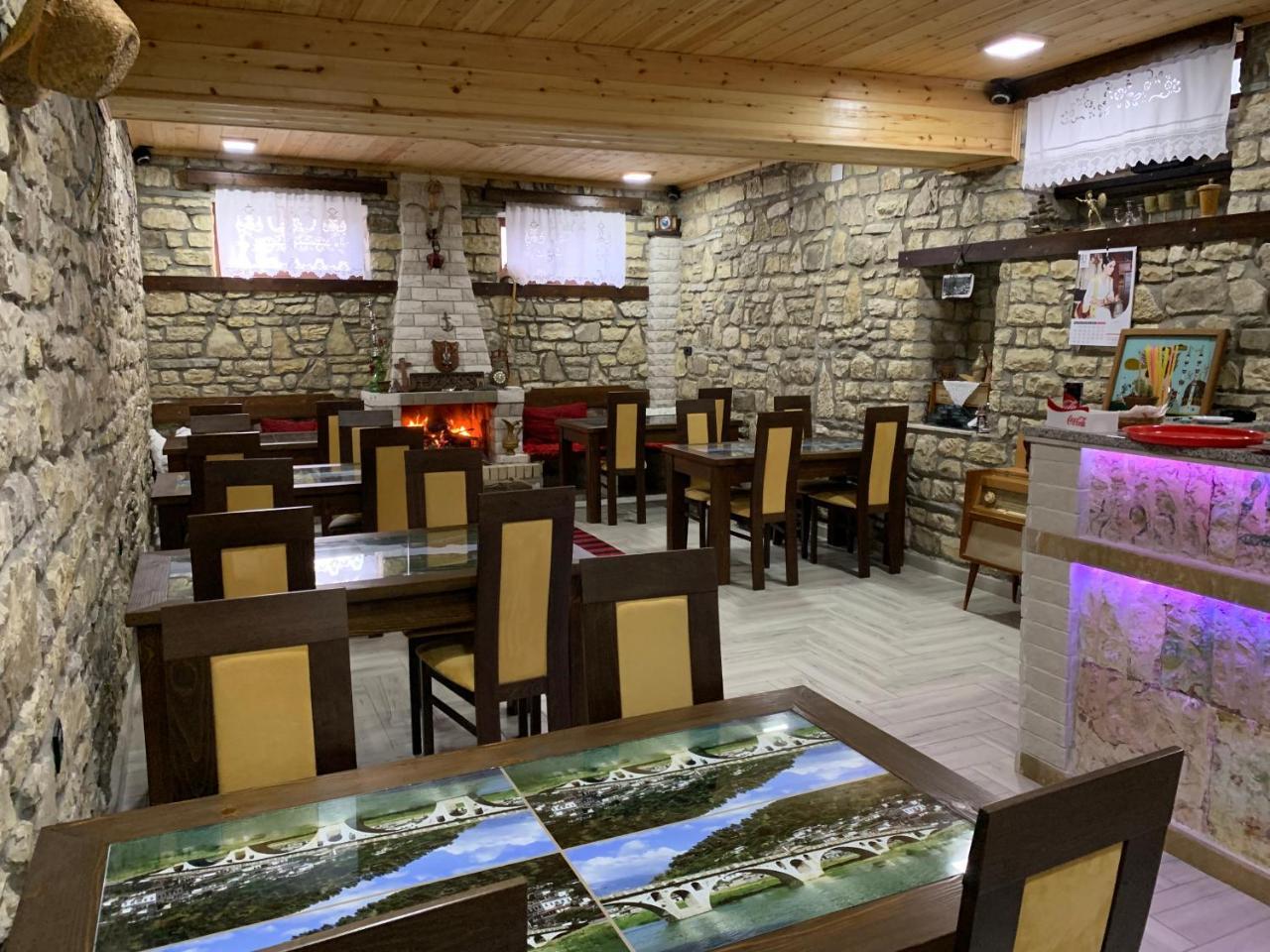 Guest House Iljesa Berat Luaran gambar