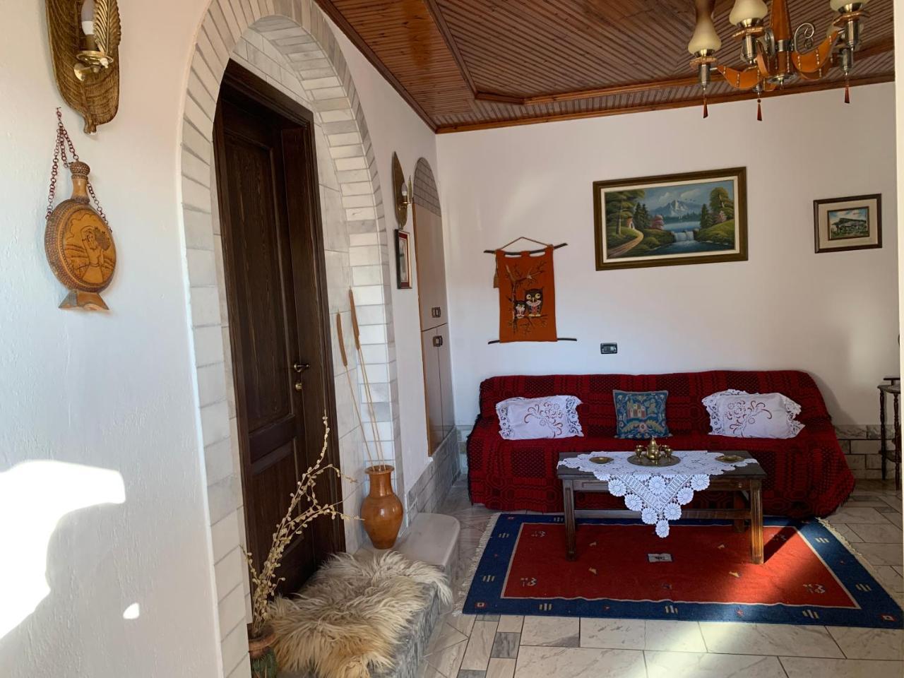 Guest House Iljesa Berat Luaran gambar